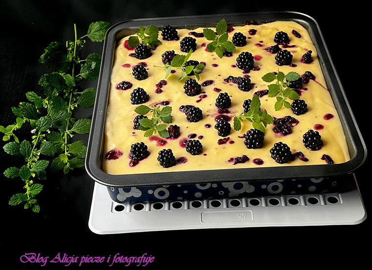 Jeżynowe ciasto z budyniem