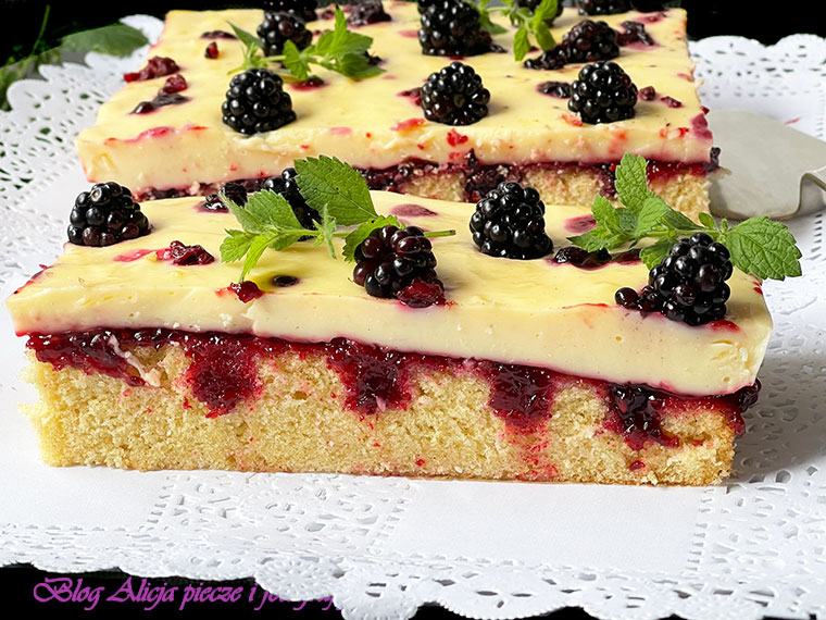 Jeżynowe ciasto z budyniem