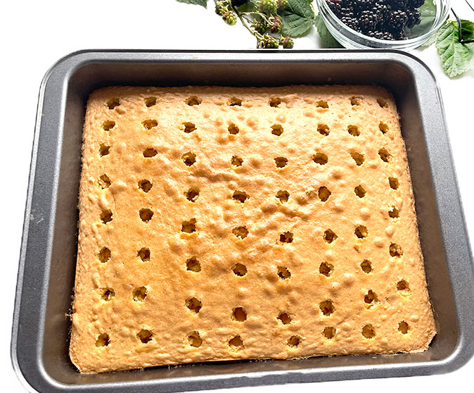 Jeżynowe ciasto z budyniem