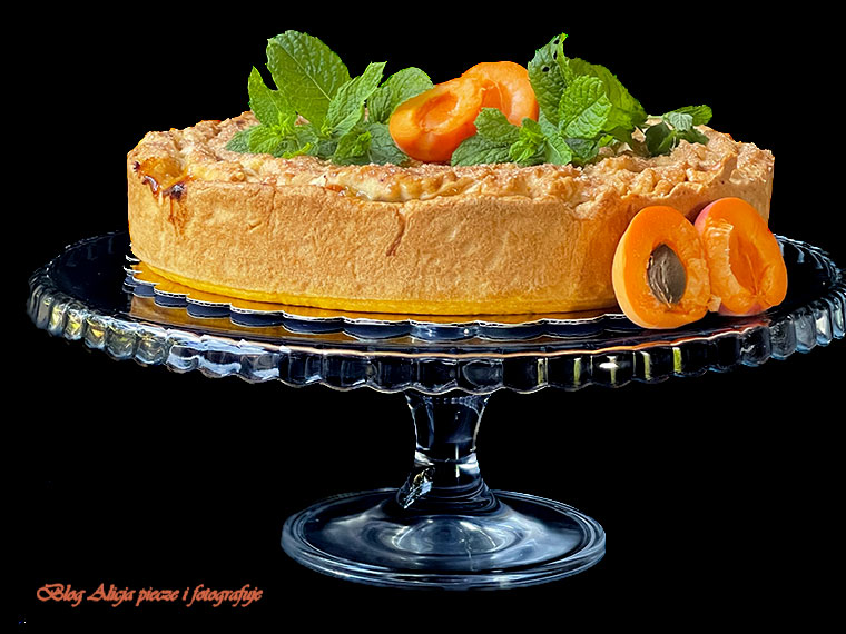 Morelowo - brzoskwiniowe ciasto miodowe