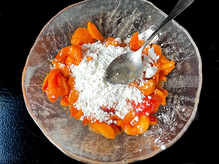 Morelowo - brzoskwiniowe ciasto miodowe