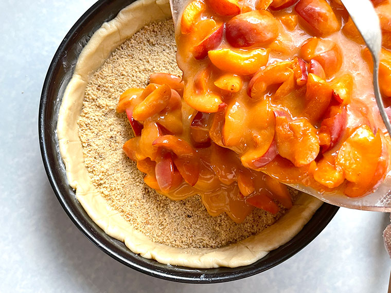 Morelowo - brzoskwiniowe ciasto miodowe