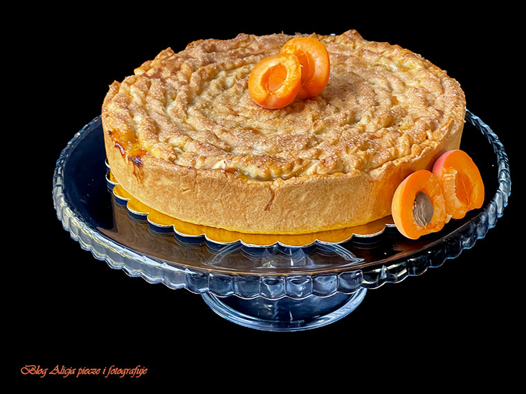 Morelowo - brzoskwiniowe ciasto miodowe