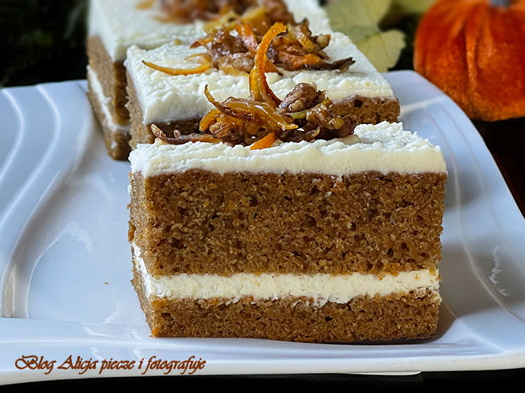 Marchewkowy przekładaniec kremowy