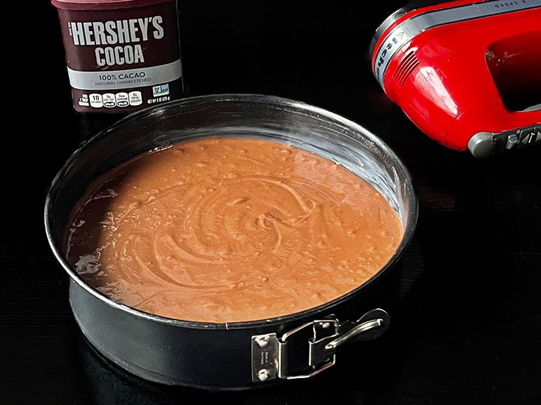 Tort mocno czekoladowy urodzinowy