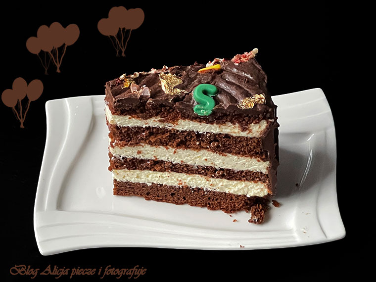 Tort mocno czekoladowy urodzinowy