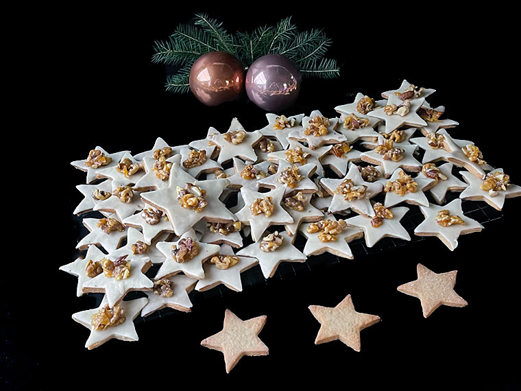 Marcepanowe gwiazdki orzechowe