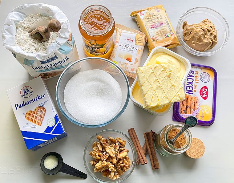 Marcepanowe gwiazdki orzechowe