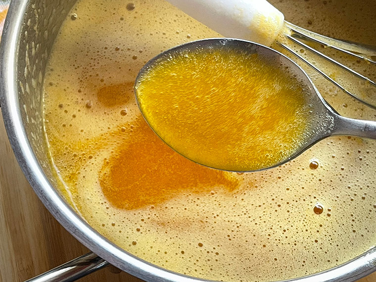 Morelowo - migdałowe ciasto z kremem