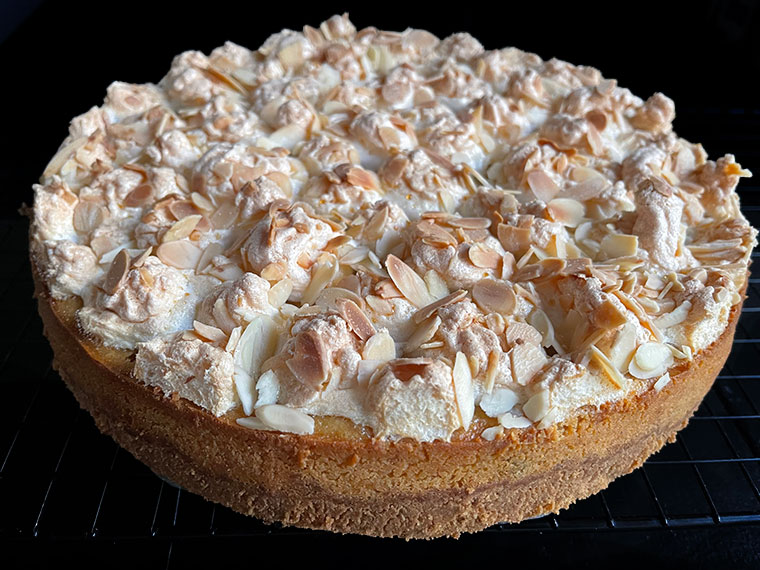 Pomarańczowe ciasto z bezą