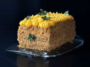 Pomarańczowy tort jak chmurka