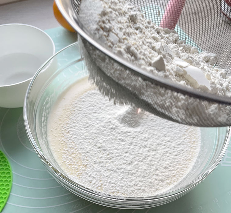 Pomarańczowy tort jak chmurka