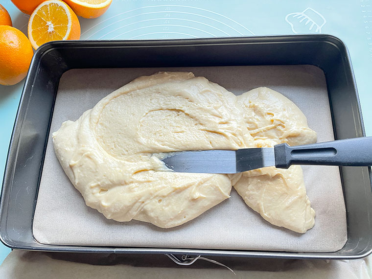 Pomarańczowy tort jak chmurka