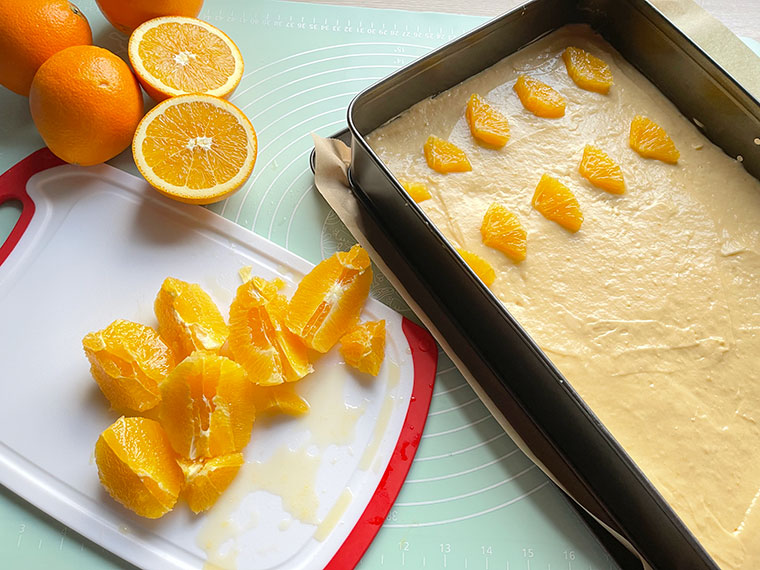 Pomarańczowy tort jak chmurka