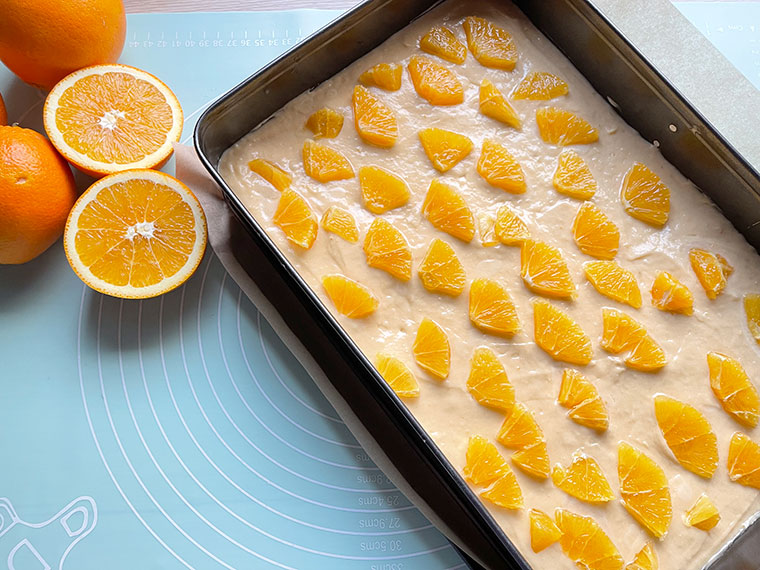 Pomarańczowy tort jak chmurka