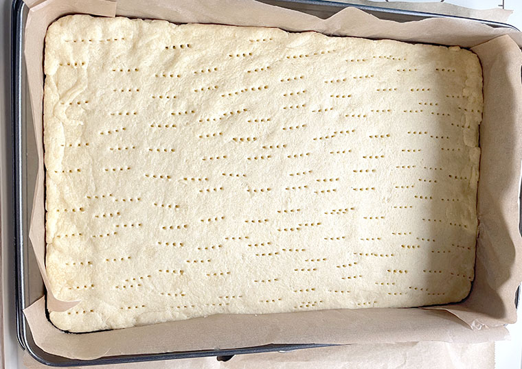 Sernik z tradycyjną kratką