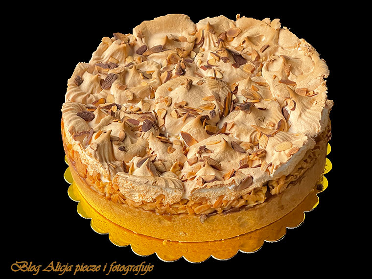 Tort jabłkowy - bezowy 