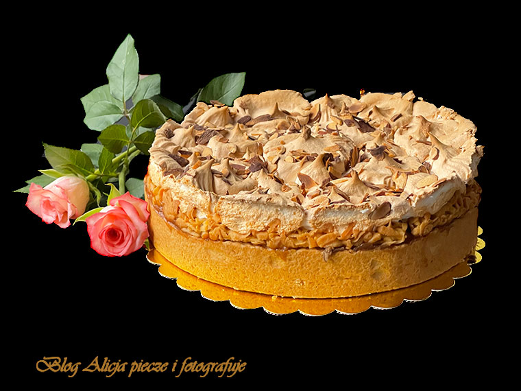 Tort jabłkowy - bezowy