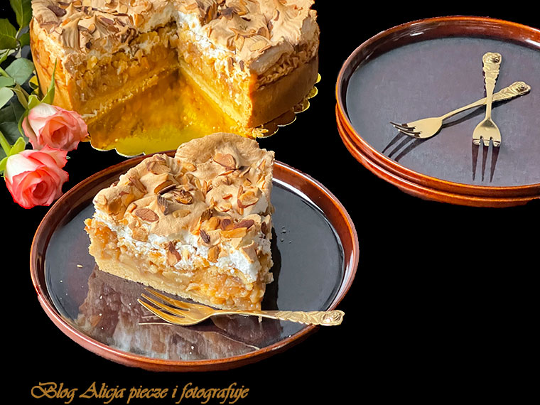 Tort jabłkowy - bezowy