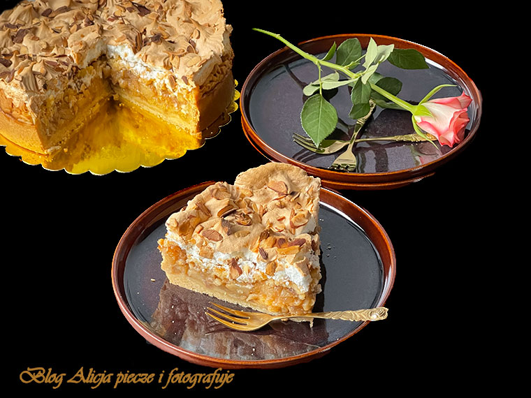 Tort jabłkowy - bezowy 