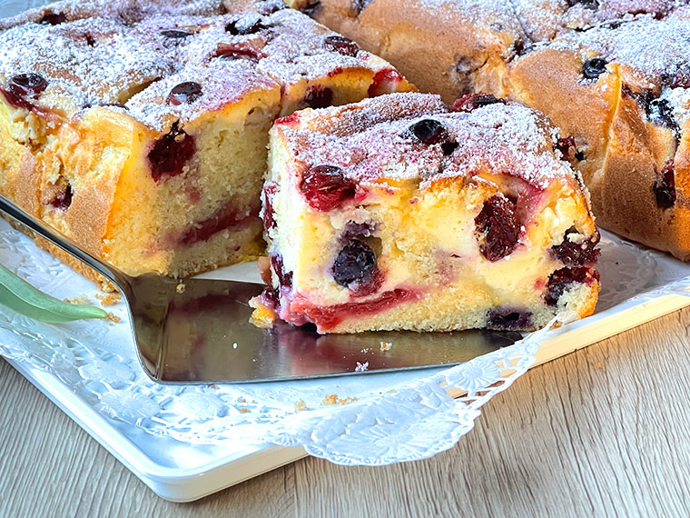 Ciasto owocowe z serkami 