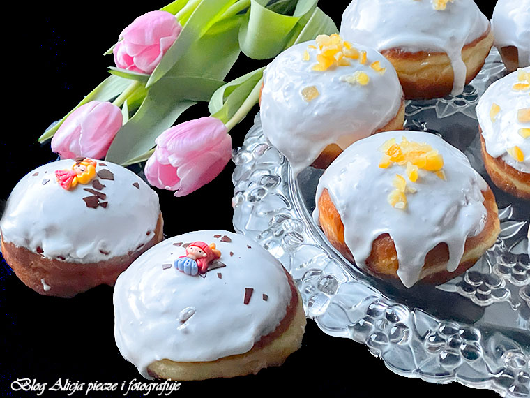 Pączki na półzimek