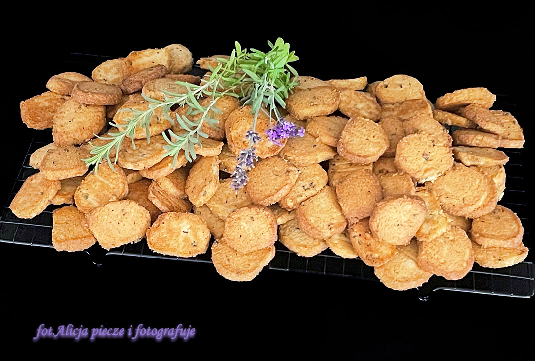 Ciasteczka pszenne – orzechowo – lawendowe