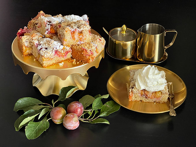 Opal - ciasto orzechowe ze śliwkami 