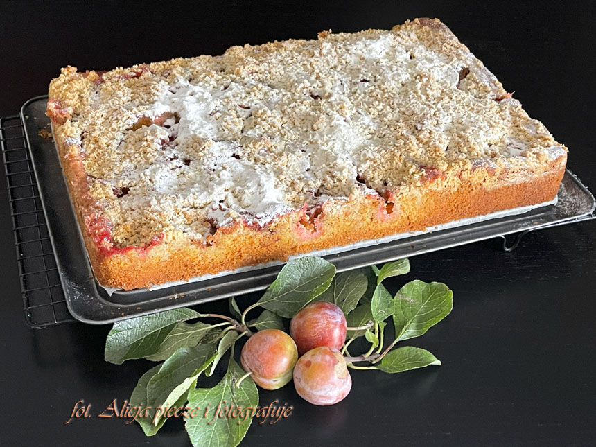 Opal - ciasto orzechowe ze śliwkami