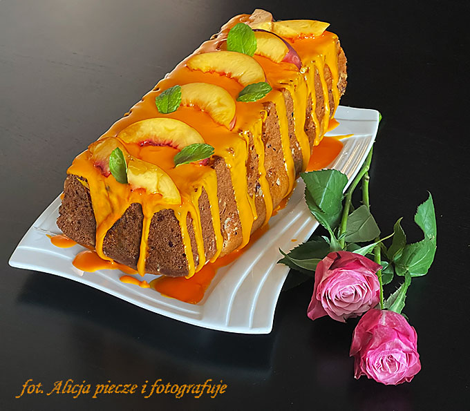 Brzoskwiniowe ciasto zwykłe