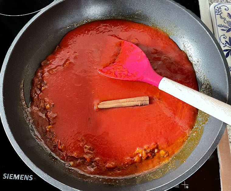 Curry - pomarańczowy sos do kiełbasek i drobiu