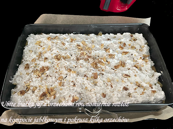 Jabłecznik z jajecznym likierem Eierlikör i bezą