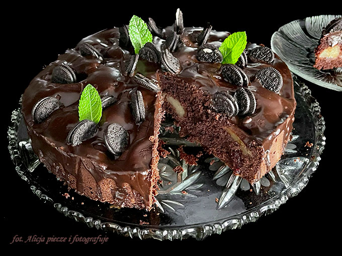 Czekoladowe ciasto z gruszkami