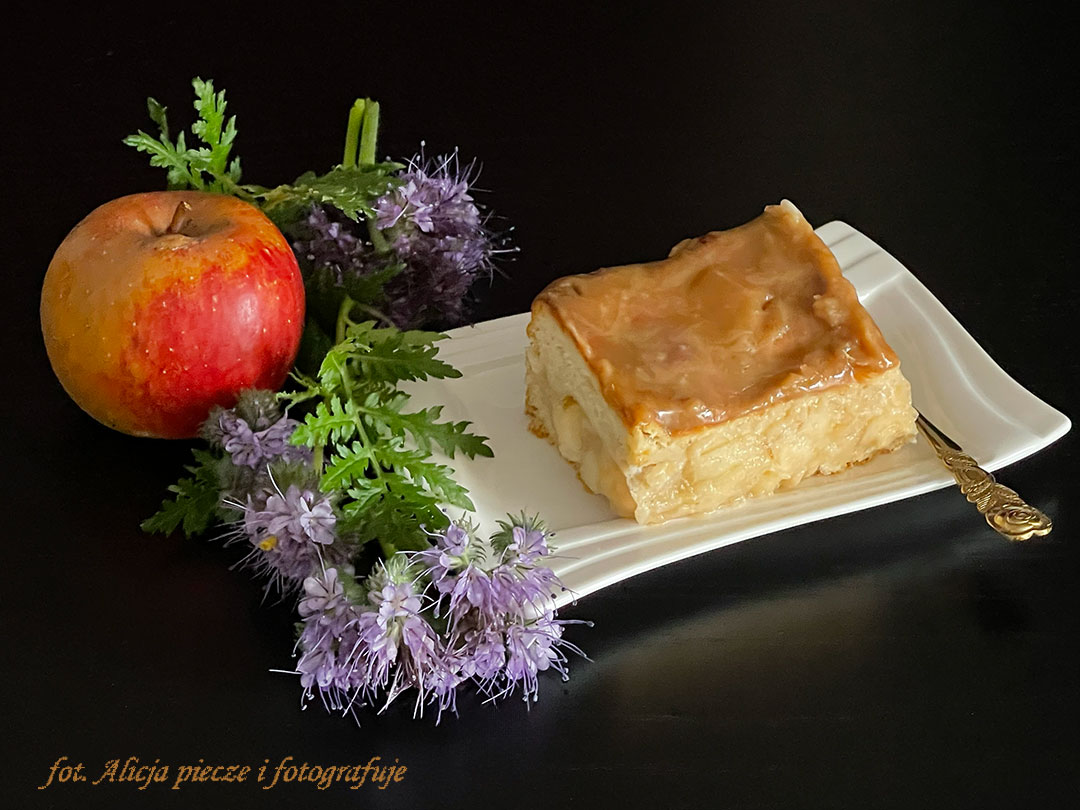 Jabłecznik z ciastem maślanym z puszki