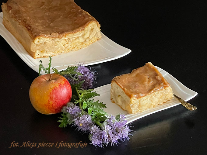 Jabłecznik z ciastem maślanym z puszki