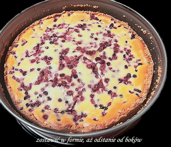 Sernik z porzeczkami i glazurą