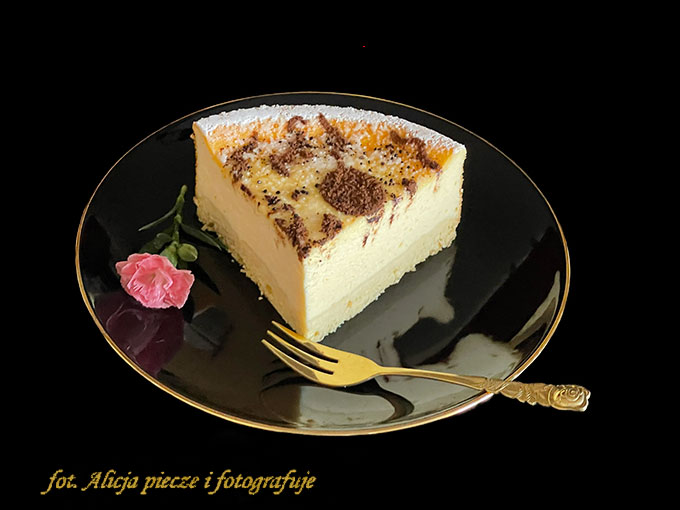 Sernik aksamitnie puszysty