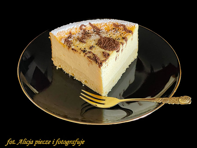 Sernik aksamitnie puszysty
