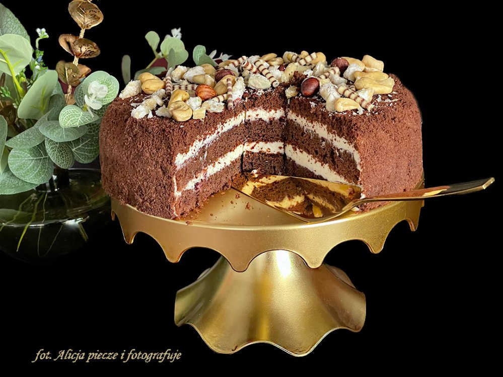 Tort czekoladowo - kremowy